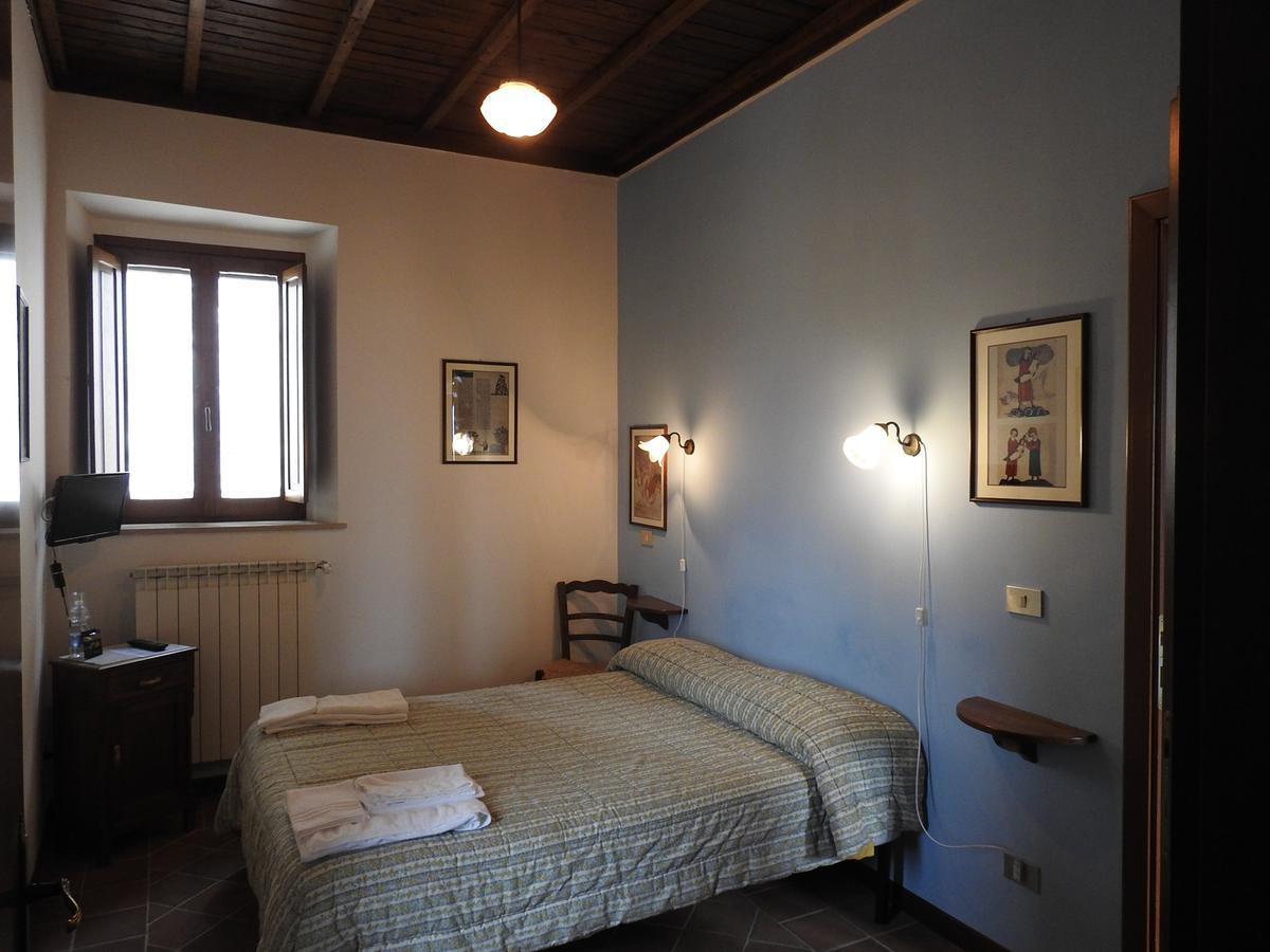Locanda Il Falco Nero Fumone Bagian luar foto