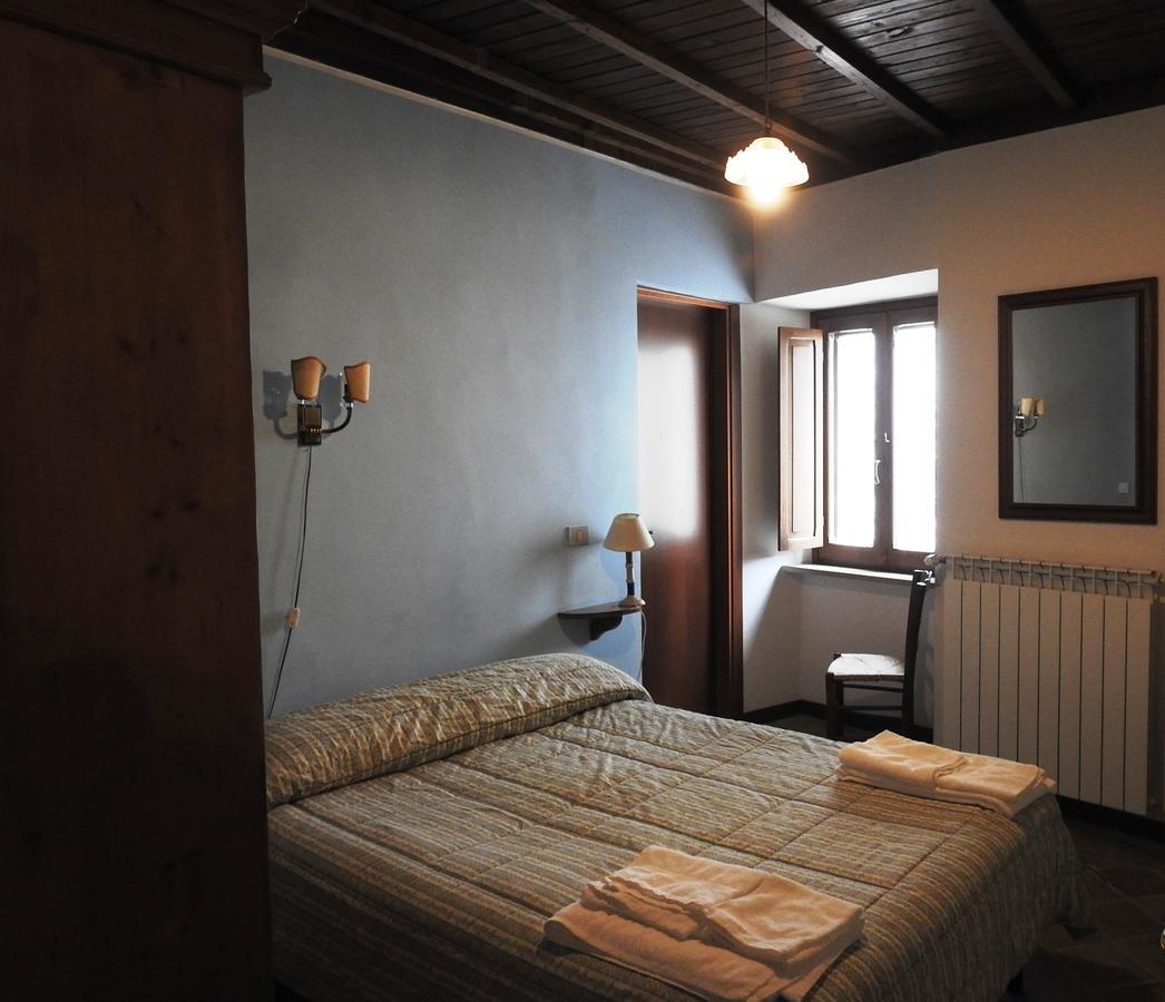 Locanda Il Falco Nero Fumone Bagian luar foto